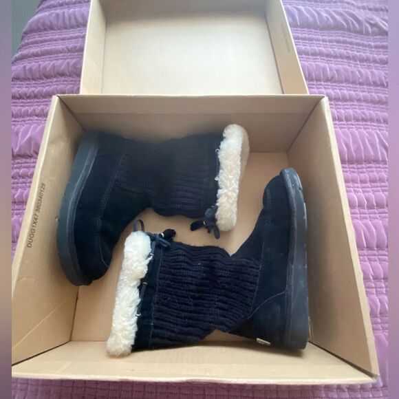 UGG Suburb Crochet Size 6 Suede Sweater Lined Boots - Picture 2 of 16
